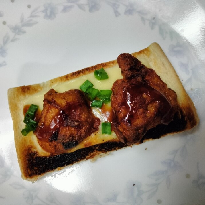 チーズトーストアレンジ 鶏唐揚げ&ねぎのせて